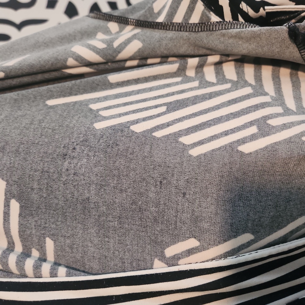 Alfani Black and White Geometric Wrap Dress - Picture 10 of 10